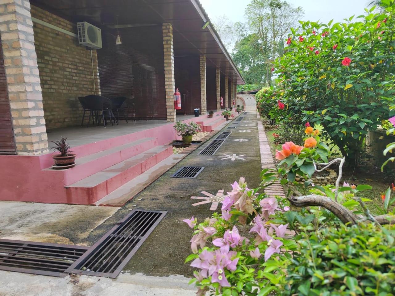 Balai Serama Guesthouse Kuala Tahan Extérieur photo