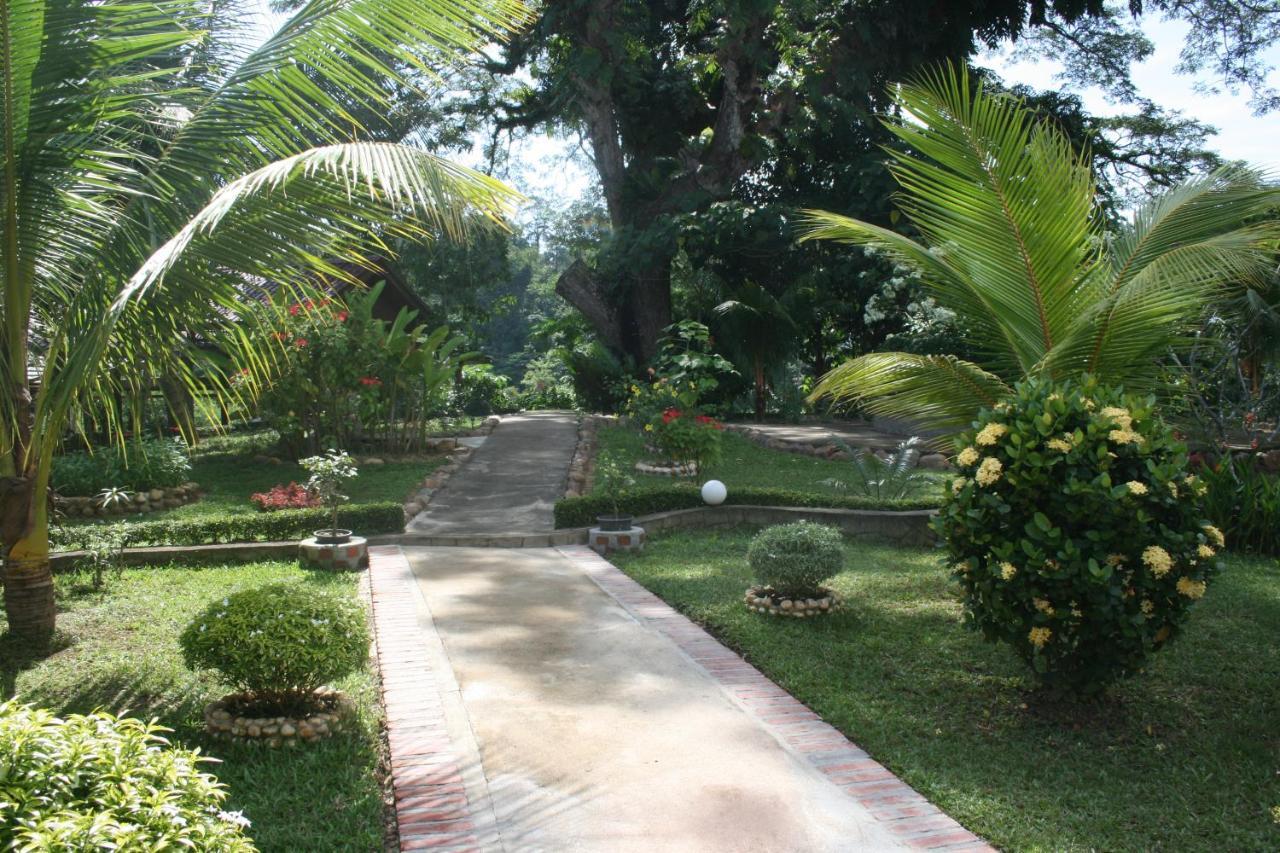 Balai Serama Guesthouse Kuala Tahan Extérieur photo