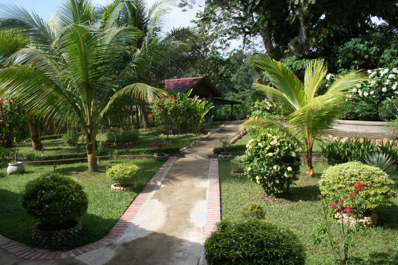Balai Serama Guesthouse Kuala Tahan Extérieur photo