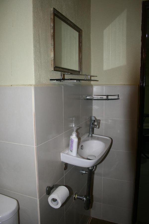 Balai Serama Guesthouse Kuala Tahan Extérieur photo